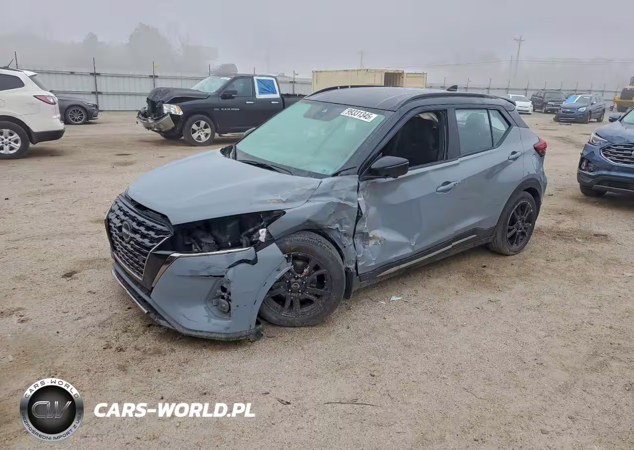 2023 Nissan Kicks Sr