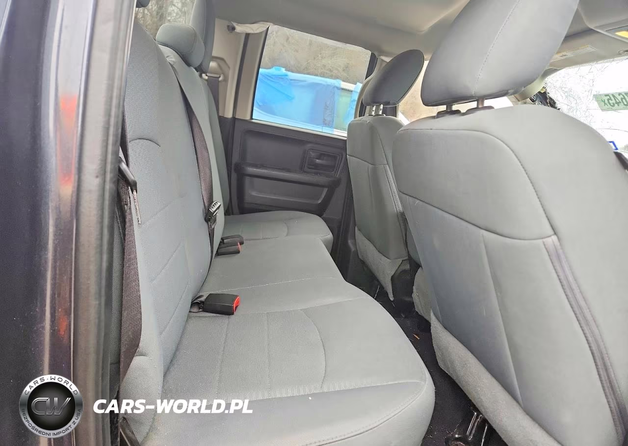 2019 Ram 1500 Classic Tradesman VIN:1C6RR6FG2KS628290 - 10