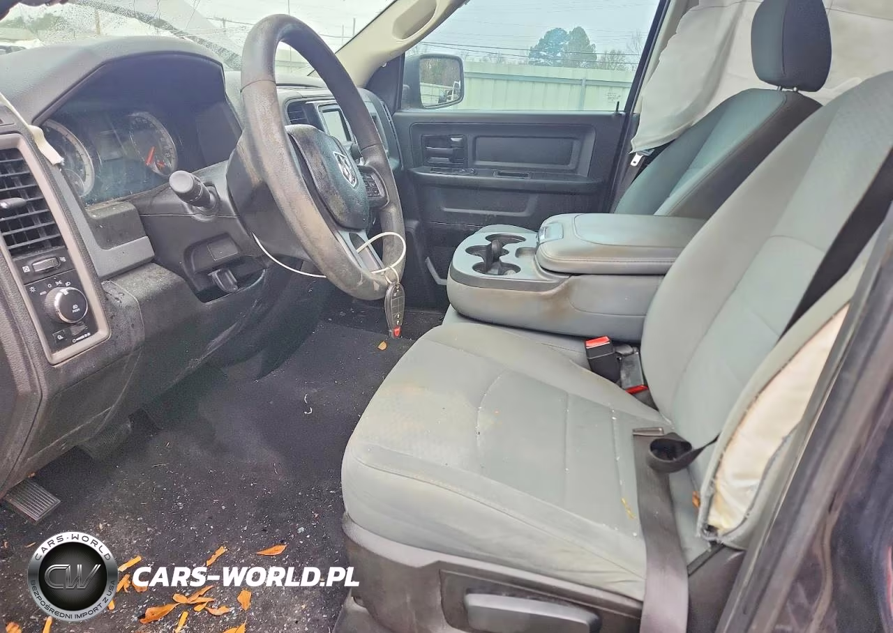 2019 Ram 1500 Classic Tradesman VIN:1C6RR6FG2KS628290 - 7