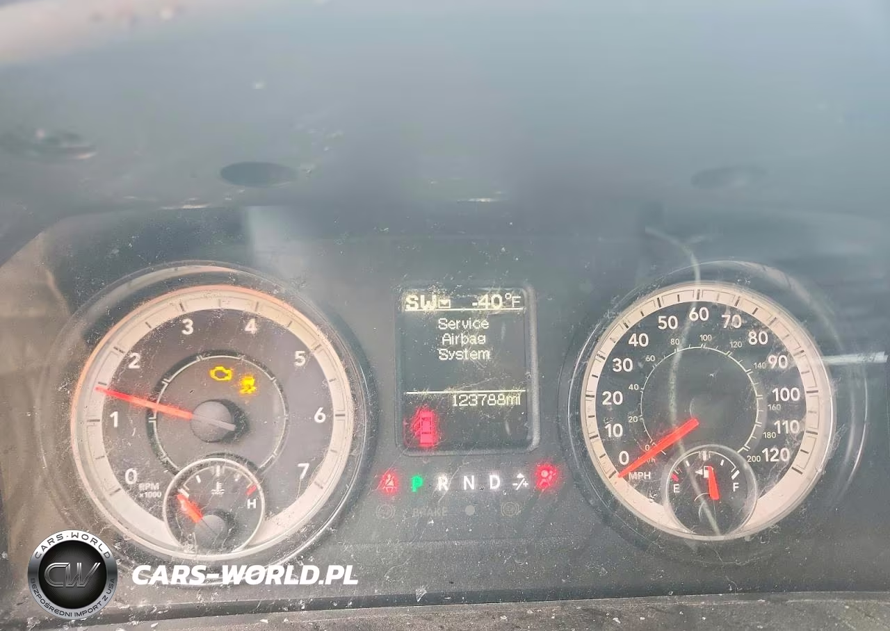 2019 Ram 1500 Classic Tradesman VIN:1C6RR6FG2KS628290 - 9