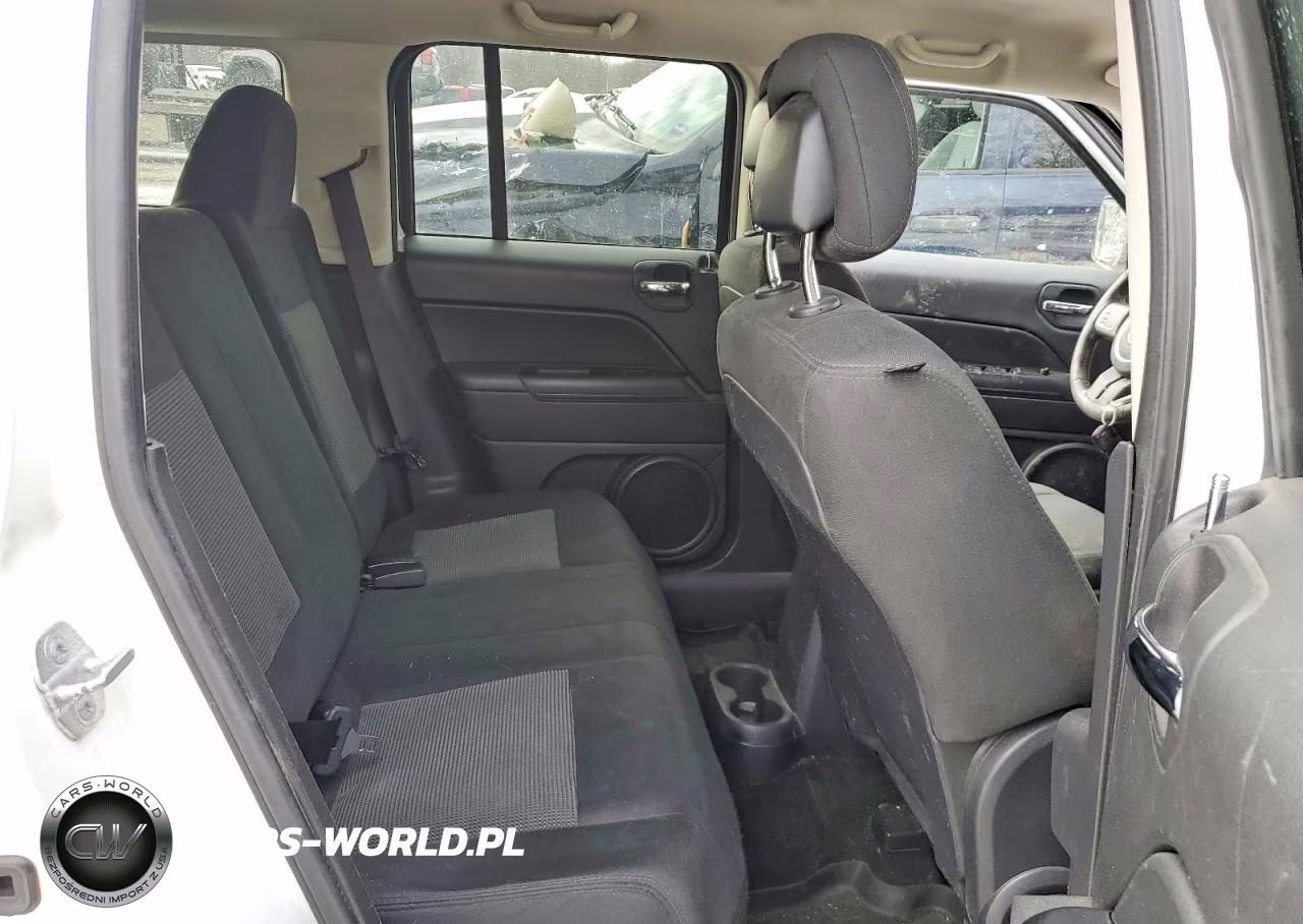 2014 Jeep Patriot Latitude VIN:1C4NJRFB3ED616825 - 11