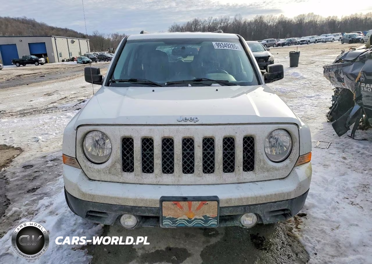 2014 Jeep Patriot Latitude VIN:1C4NJRFB3ED616825 - 5