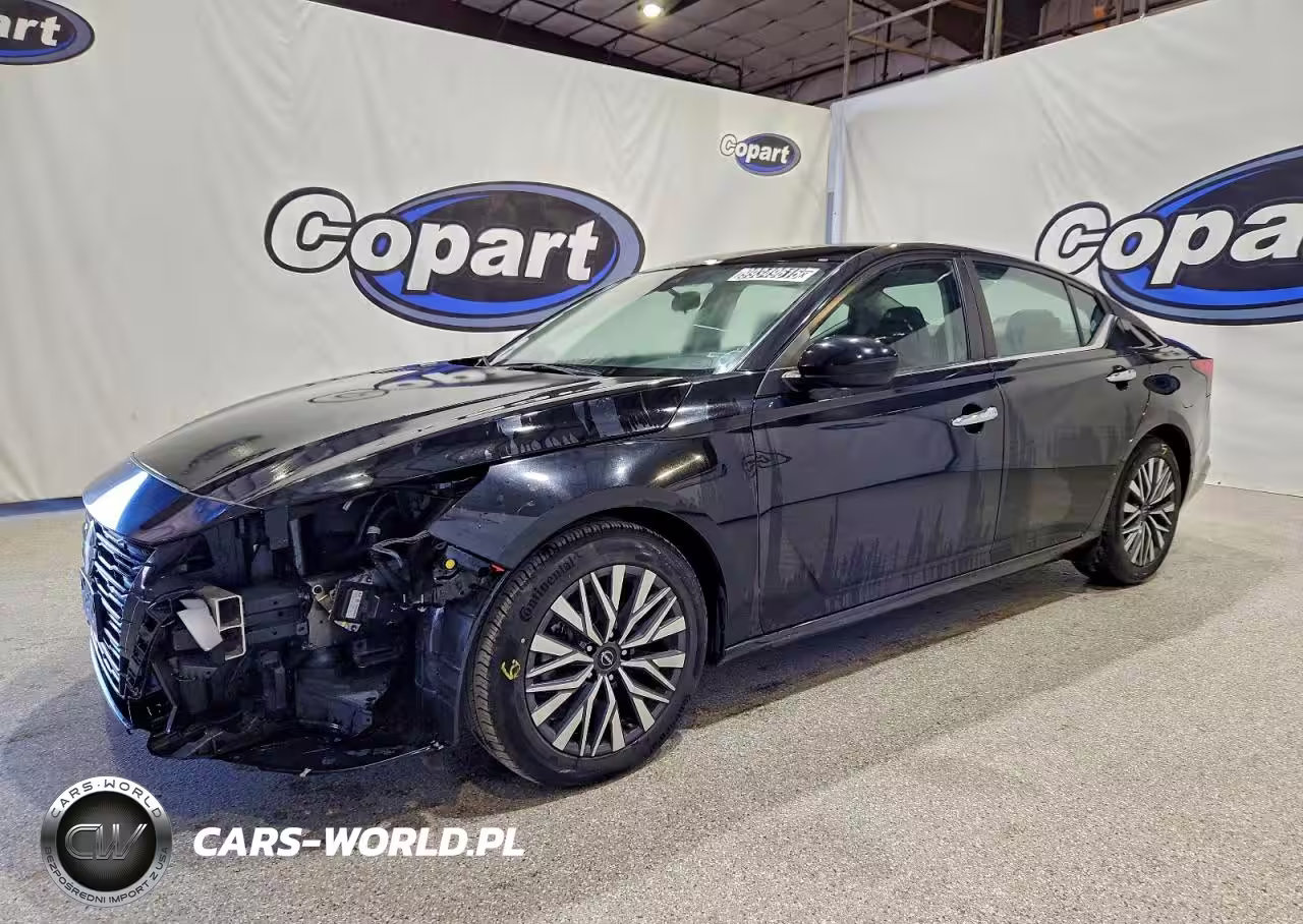 2023 Nissan Altima Sv