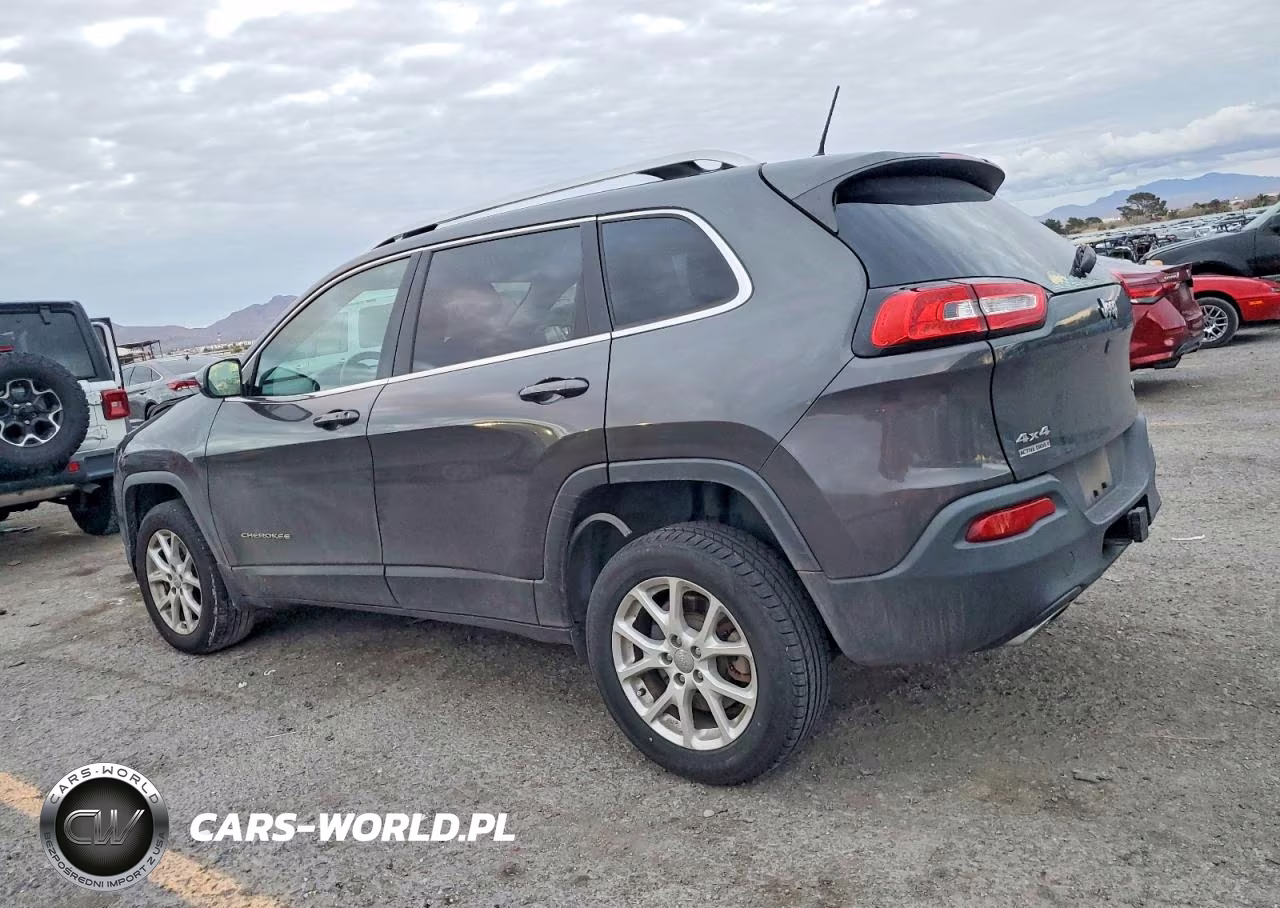 2017 Jeep Cherokee Latitude VIN:1C4PJMCS3HW615361 - 2