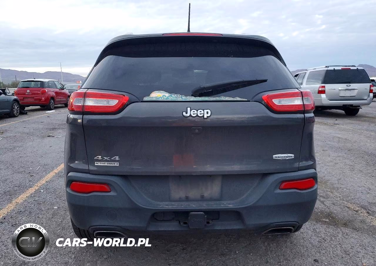 2017 Jeep Cherokee Latitude VIN:1C4PJMCS3HW615361 - 6