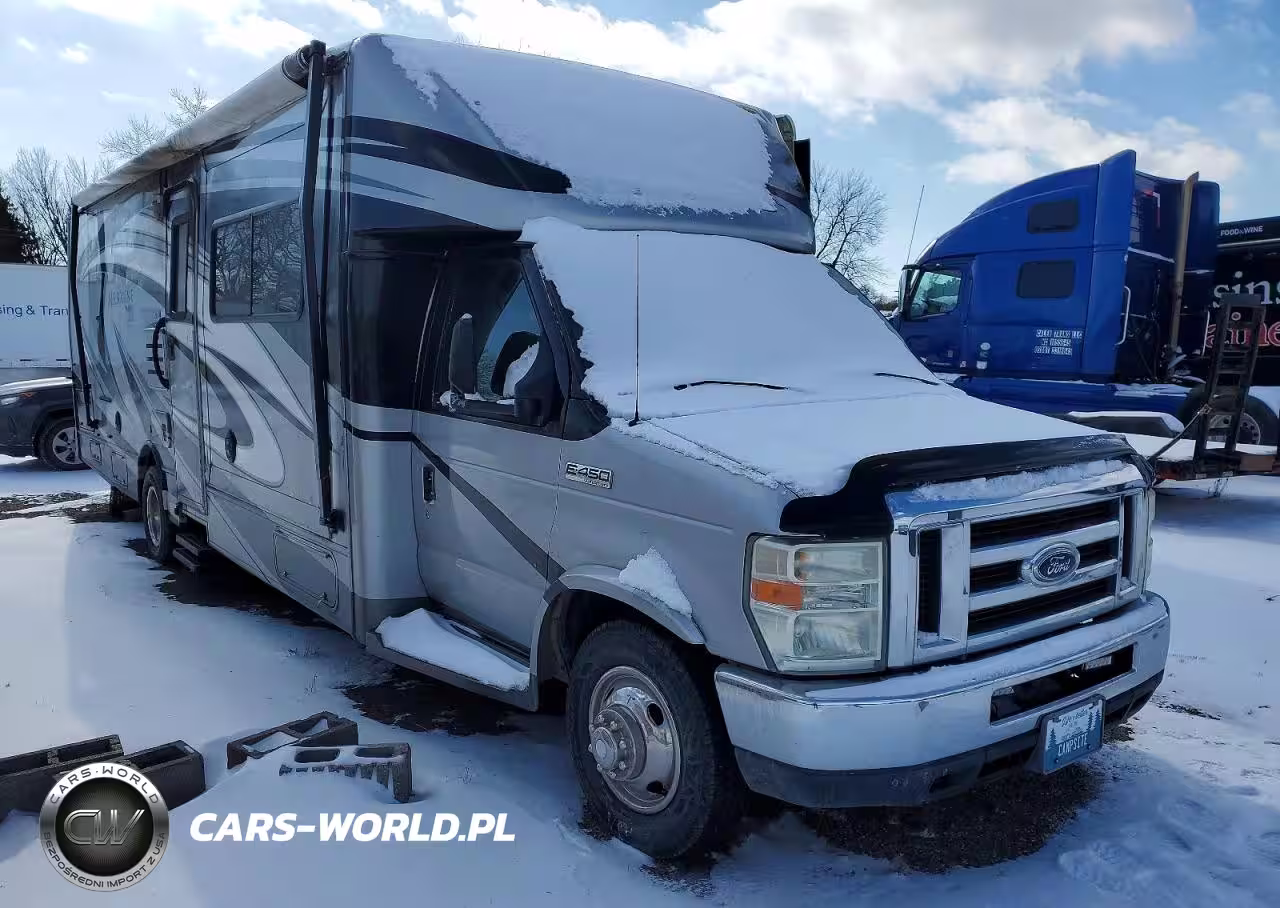 2010 Ford Econoline E450 Super Duty Cutaway Van