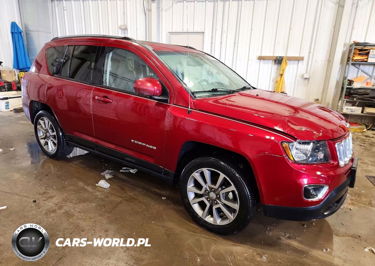 2016 Jeep Compass Latitude VIN:1C4NJCEA0GD678434 - 4