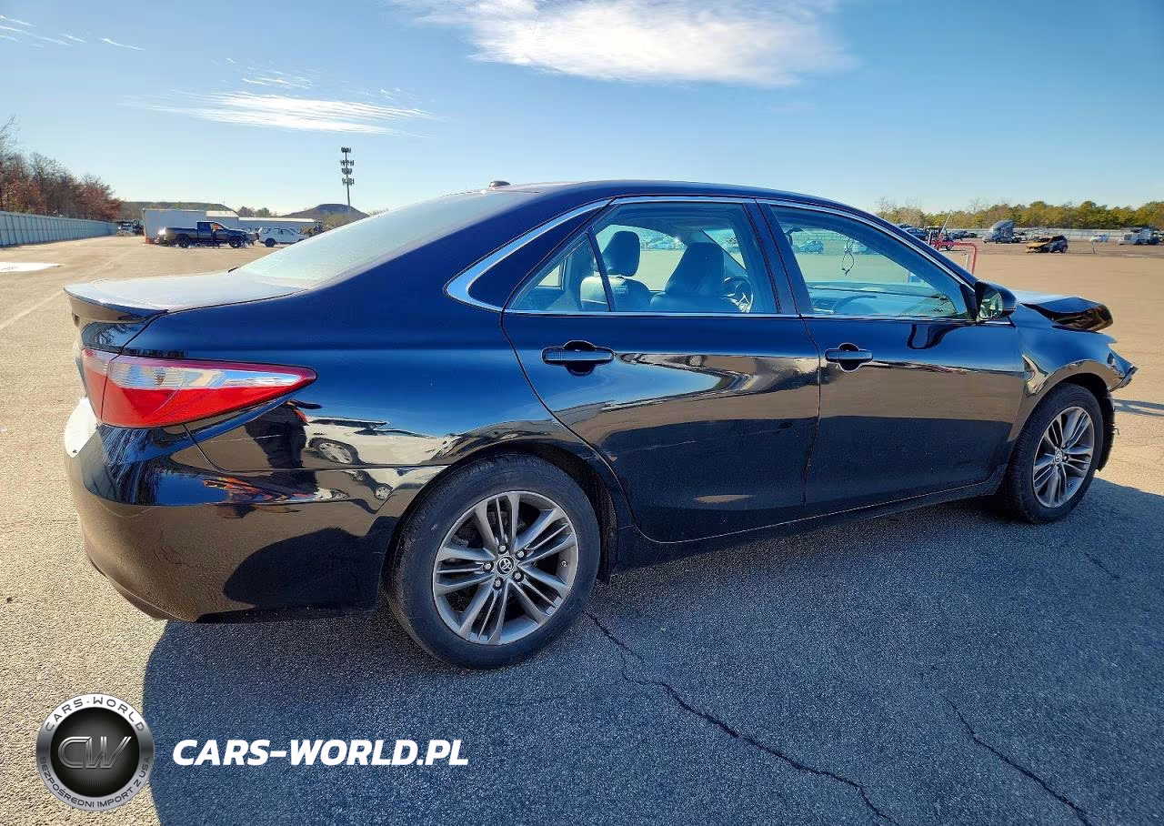 2016 Toyota Camry Le VIN:4T1BF1FK2GU553396 - 3