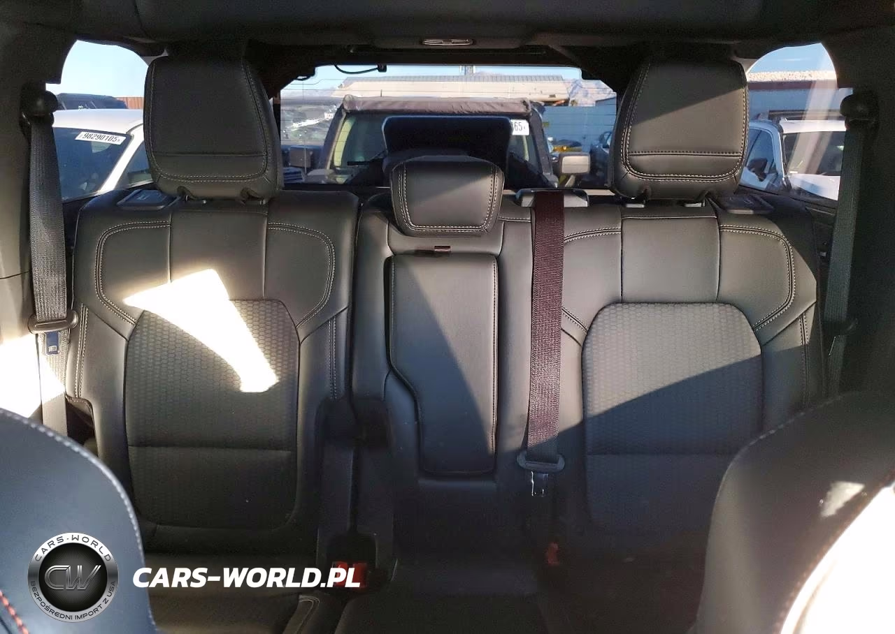 2024 Ford Bronco Raptor VIN:1FMEE0RR2RLA27085 - 10