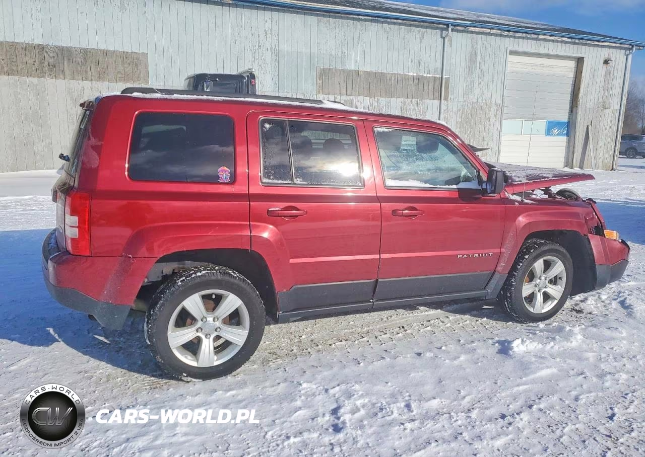 2013 Jeep Patriot Latitude VIN:1C4NJPFA4DD116537 - 3