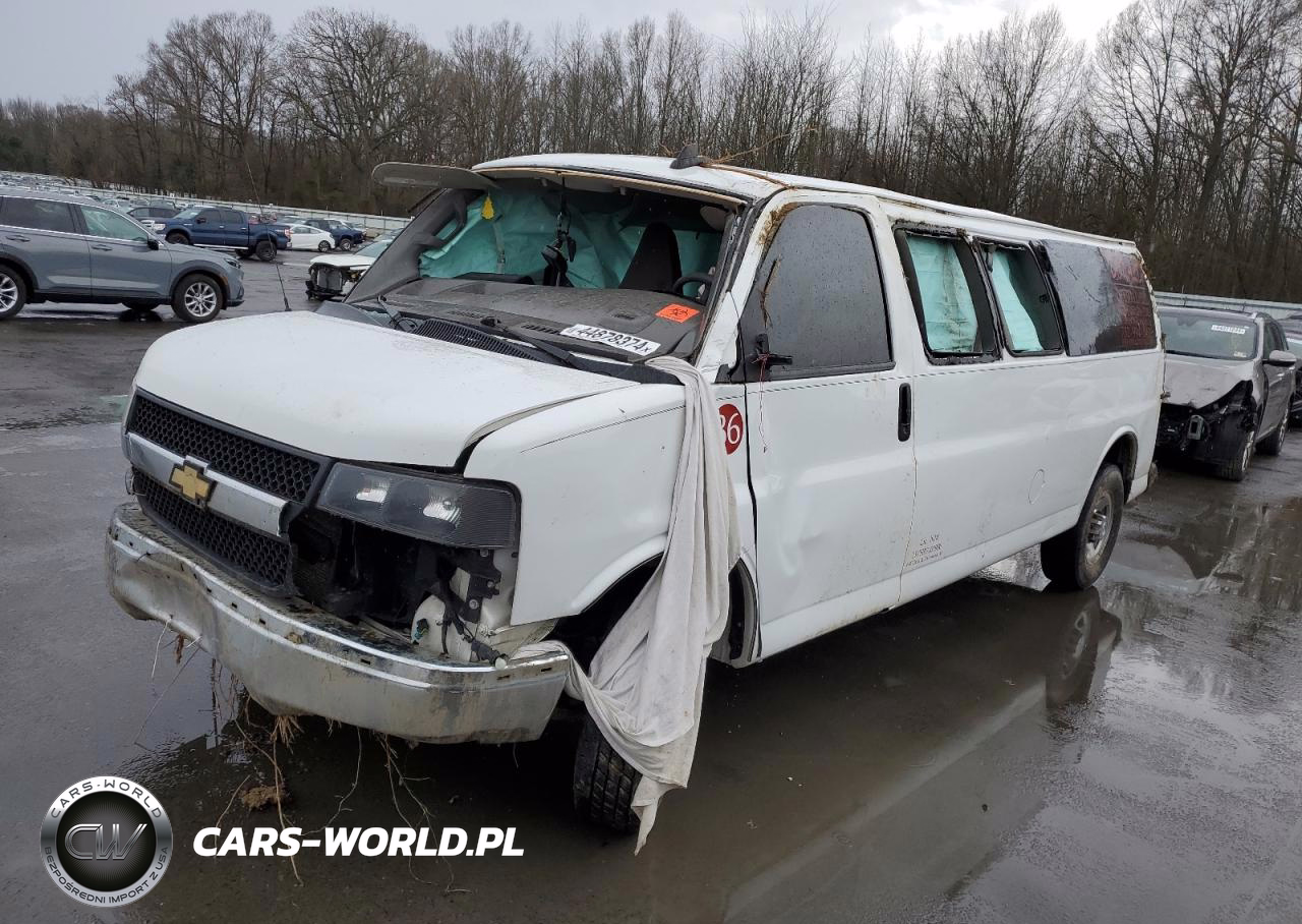 2019 Chev Express G3500 Lt