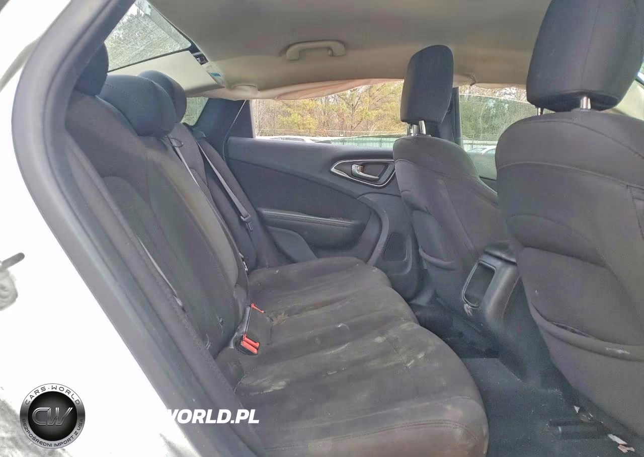 2015 Chrysler 200 Limited VIN:1C3CCCAB8FN691445 - 10