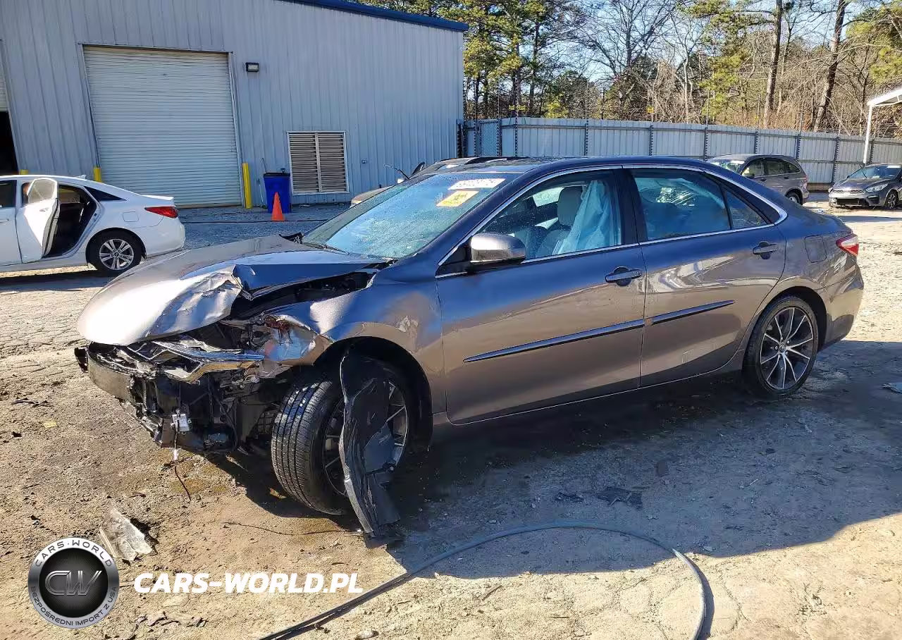 2016 Toyota Camry Xse