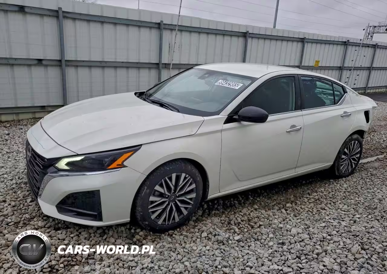 2025 Nissan Altima Sv