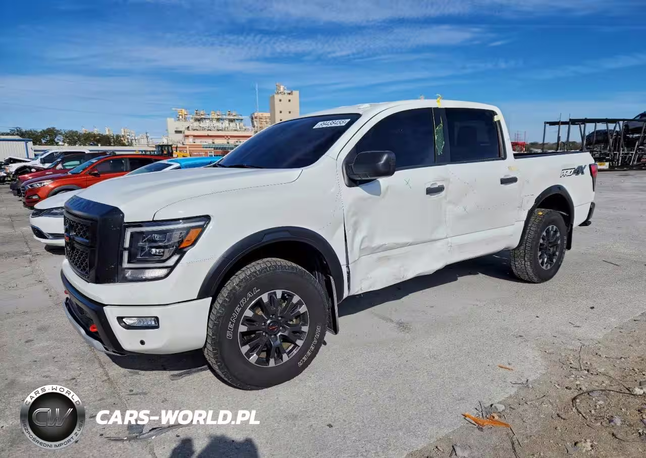 2021 Nissan Titan Sv