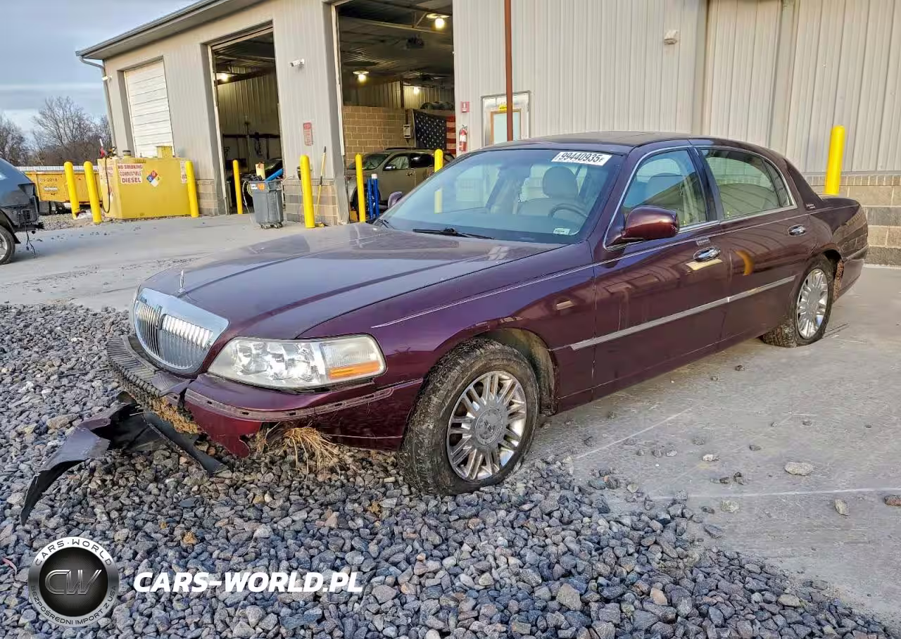 2006 Lincoln Town Car Signature Limited