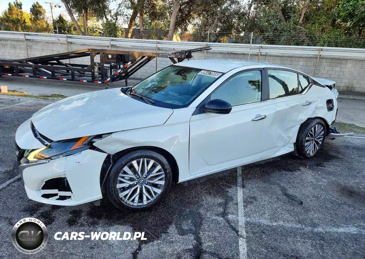 2025 Nissan Altima Sv