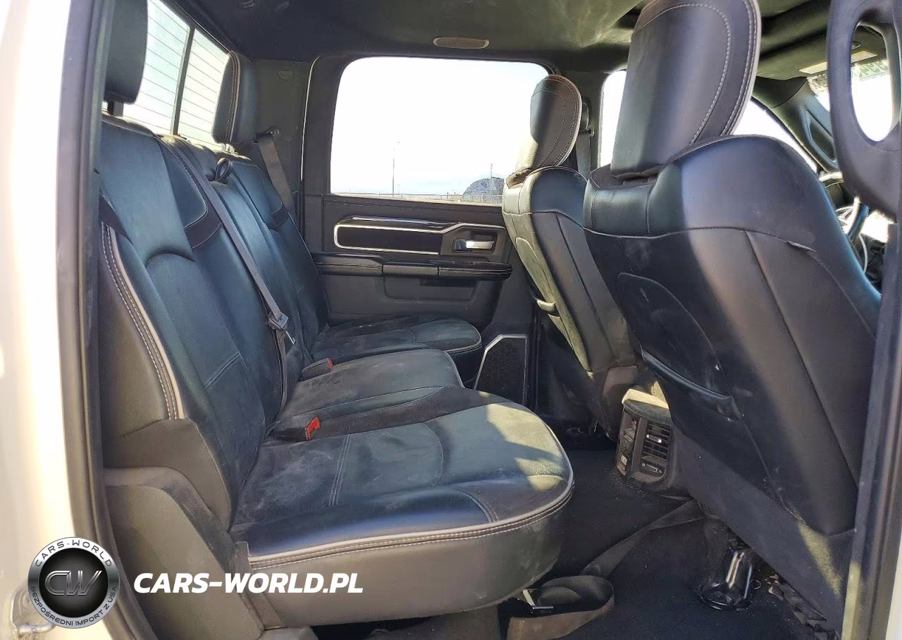 2021 Ram 2500 Laramie VIN:3C6UR5KL6MG555930 - 10