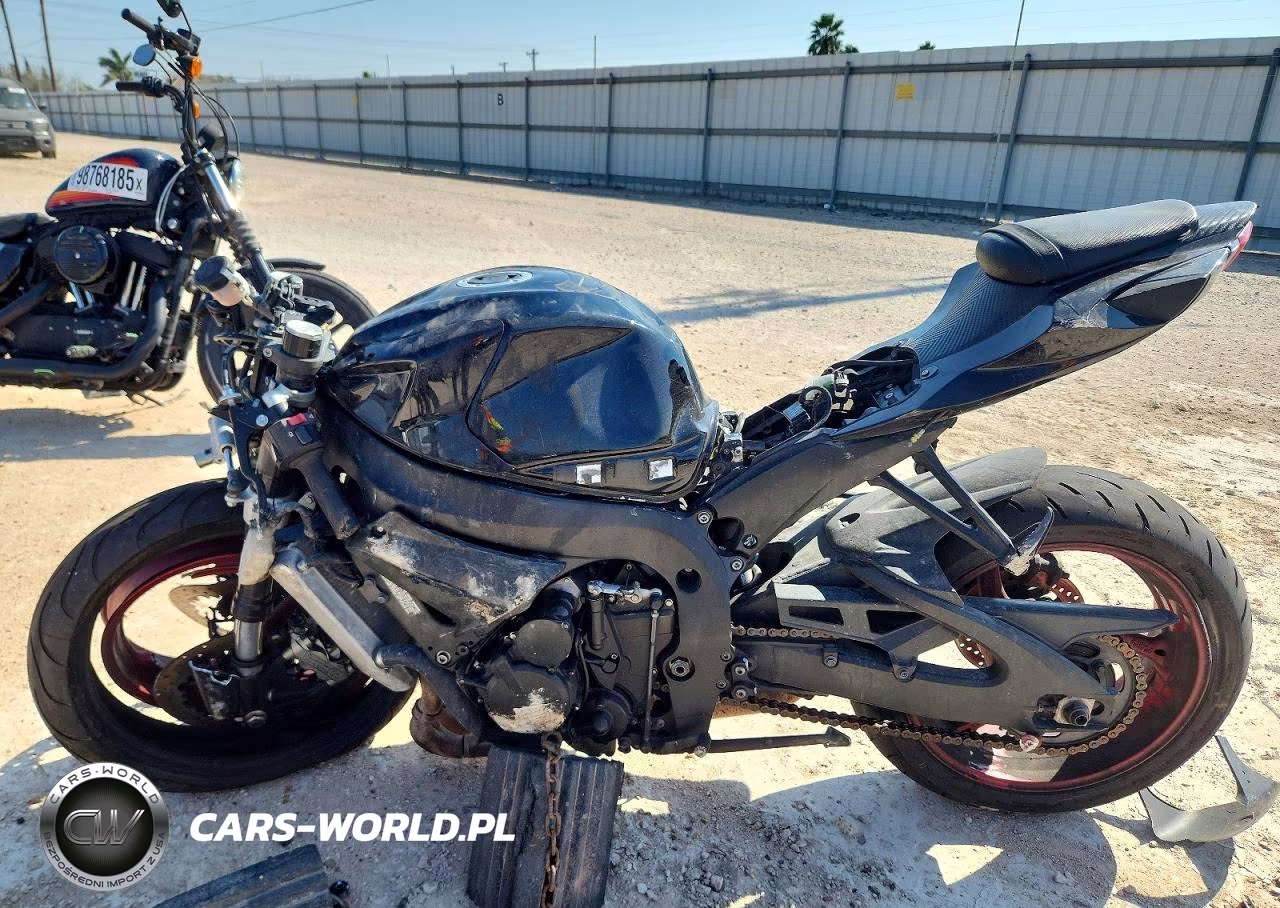 2017 Suzuki Gsx VIN:JS1GN7FA3H2101682 - 3