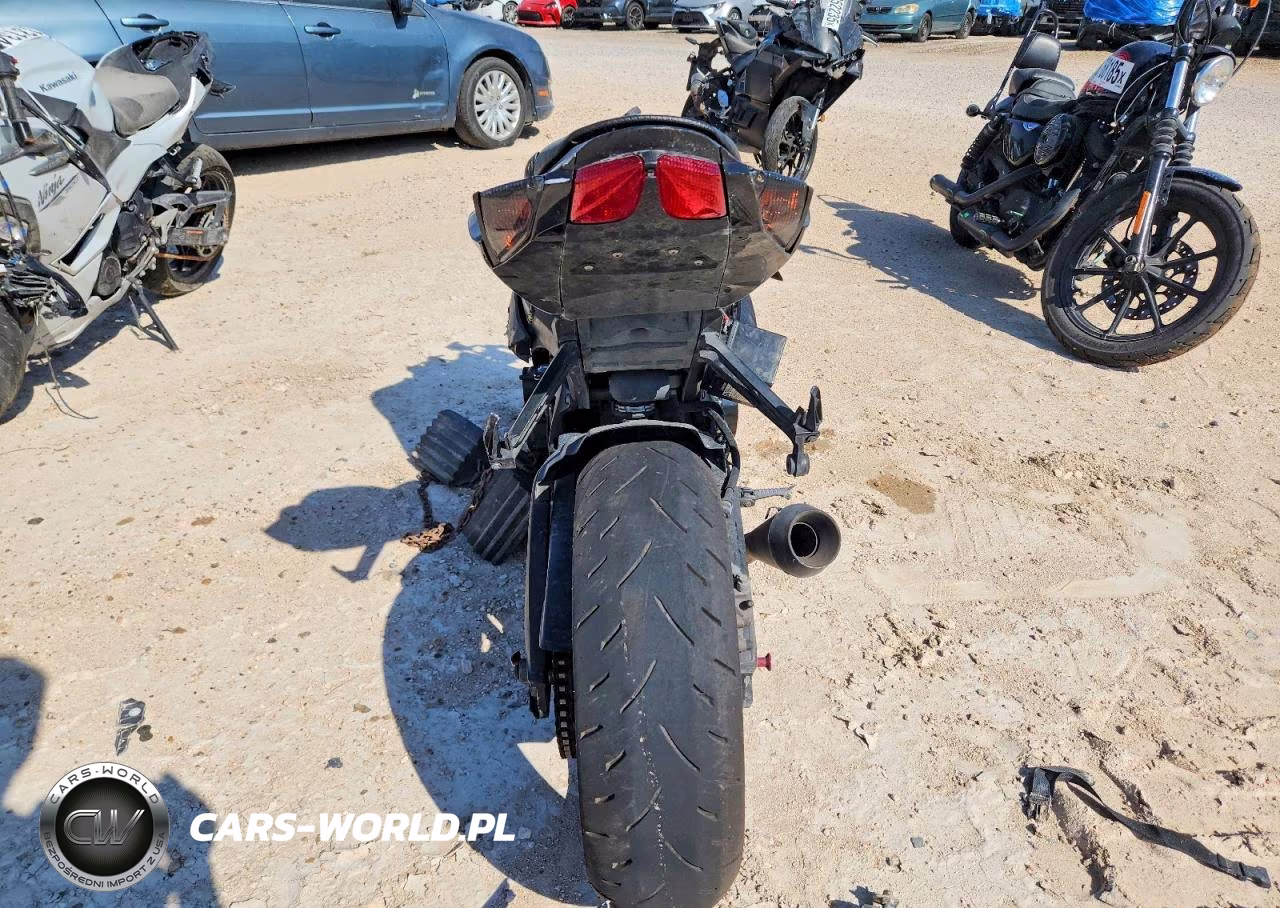 2017 Suzuki Gsx VIN:JS1GN7FA3H2101682 - 4