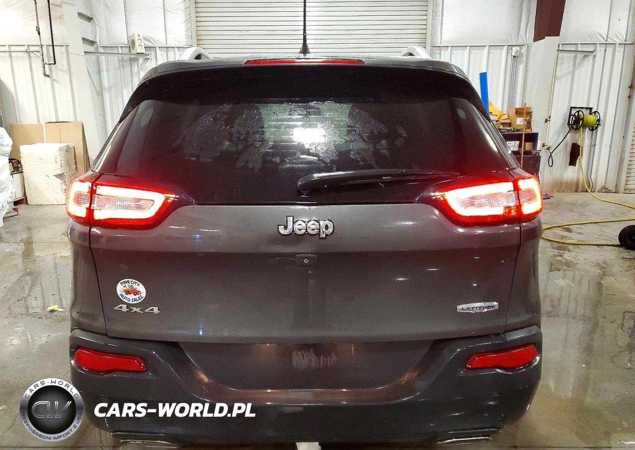 2015 Jeep Cherokee Latitude VIN:1C4PJMCS8FW648093 - 6