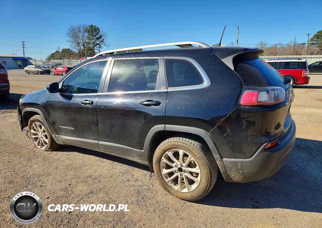 2019 Jeep Cherokee Latitude VIN:1C4PJLCBXKD264719 - 2