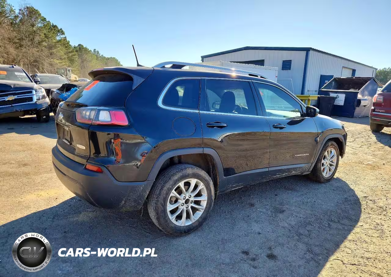 2019 Jeep Cherokee Latitude VIN:1C4PJLCBXKD264719 - 3