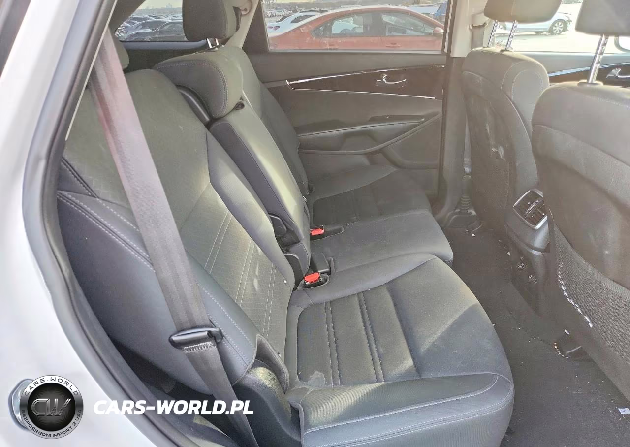 2020 Kia Sorento L VIN:5XYPG4A3XLG711374 - 10