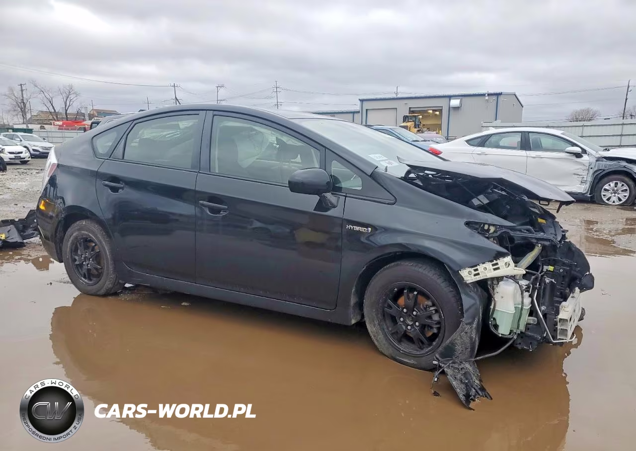 2014 Toyota Prius VIN:JTDKN3DU6E0386181 - 4