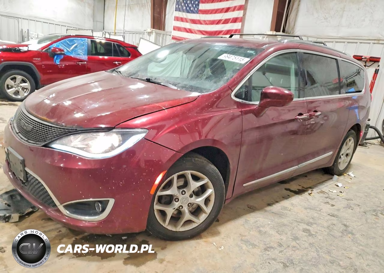2017 Chrysler Pacifica Touring L Plus