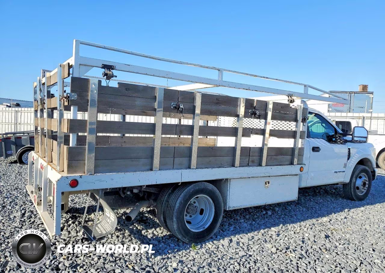 2020 Ford F350 Super Duty Flatbed Truck VIN:1FDRF3GT3LEE53443 - 3