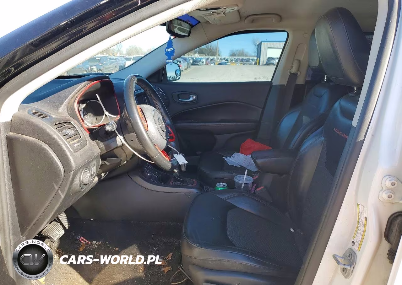 2019 Jeep Compass Trailhawk VIN:3C4NJDDB4KT739707 - 7