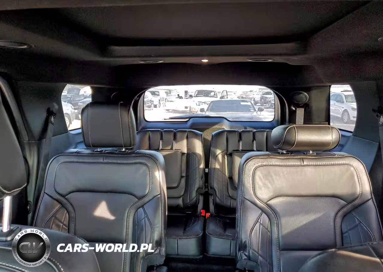 2018 Ford Explorer Platinum VIN:1FM5K8HT3JGC13591 - 10