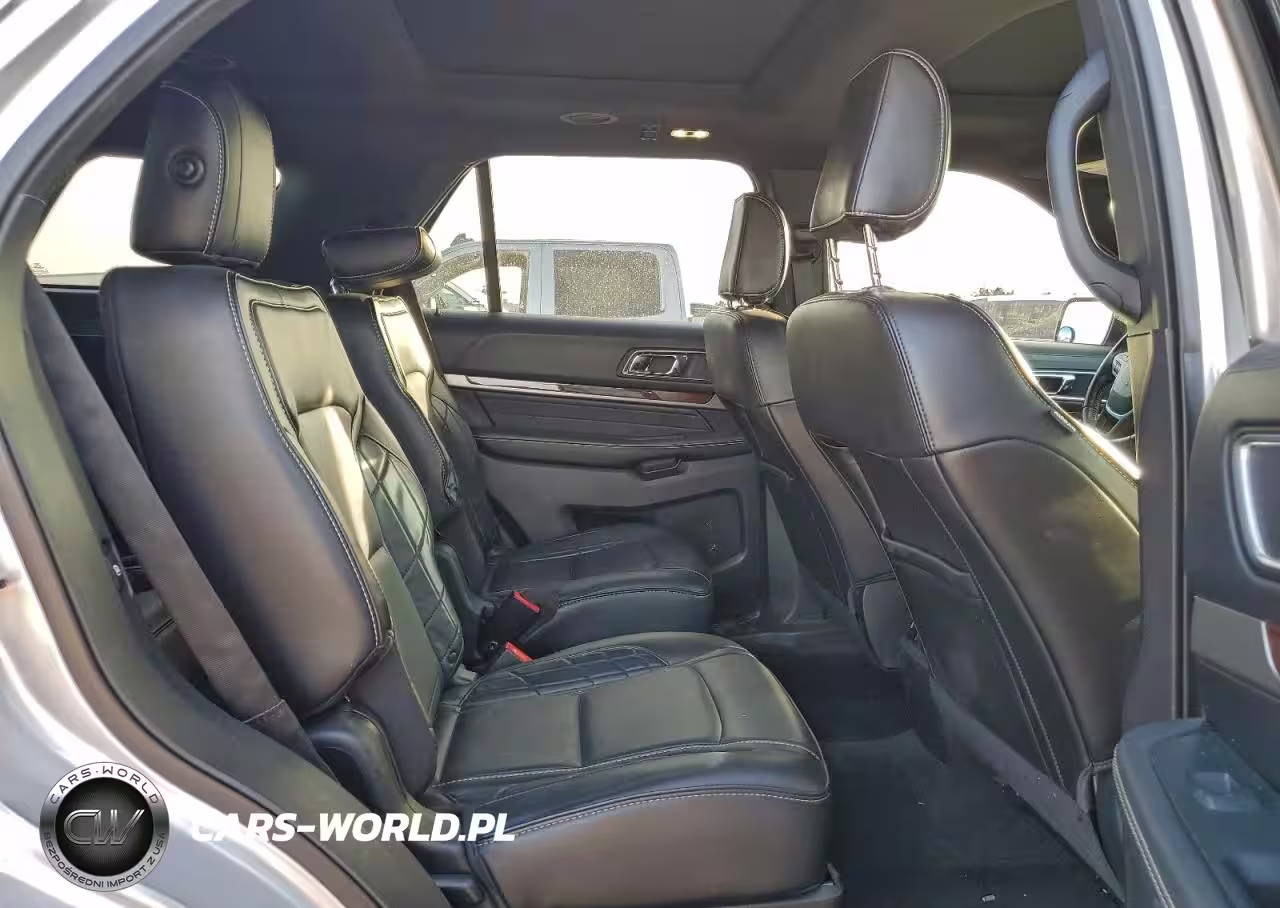 2018 Ford Explorer Platinum VIN:1FM5K8HT3JGC13591 - 11