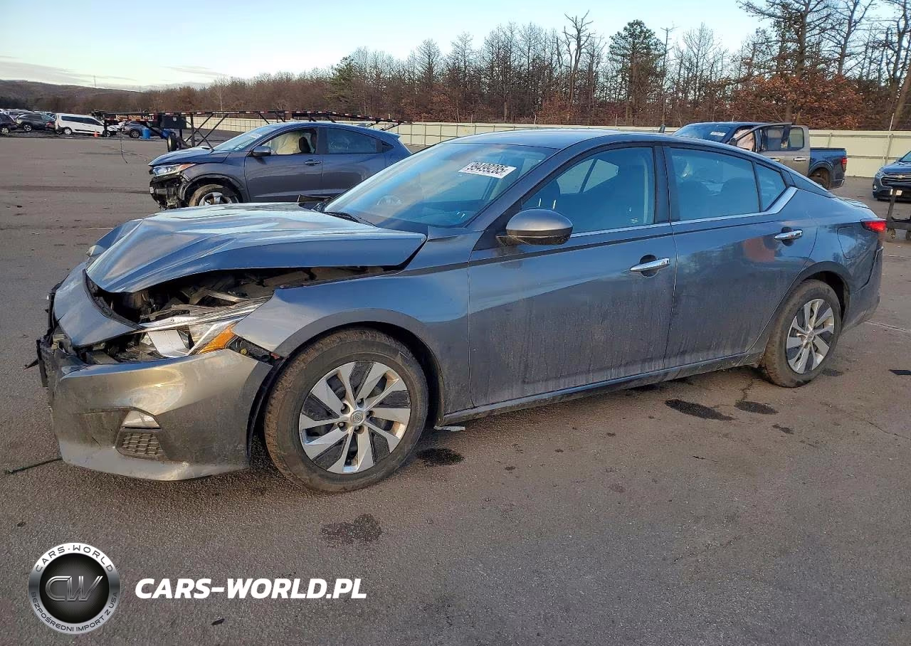 2019 Niss Altima S