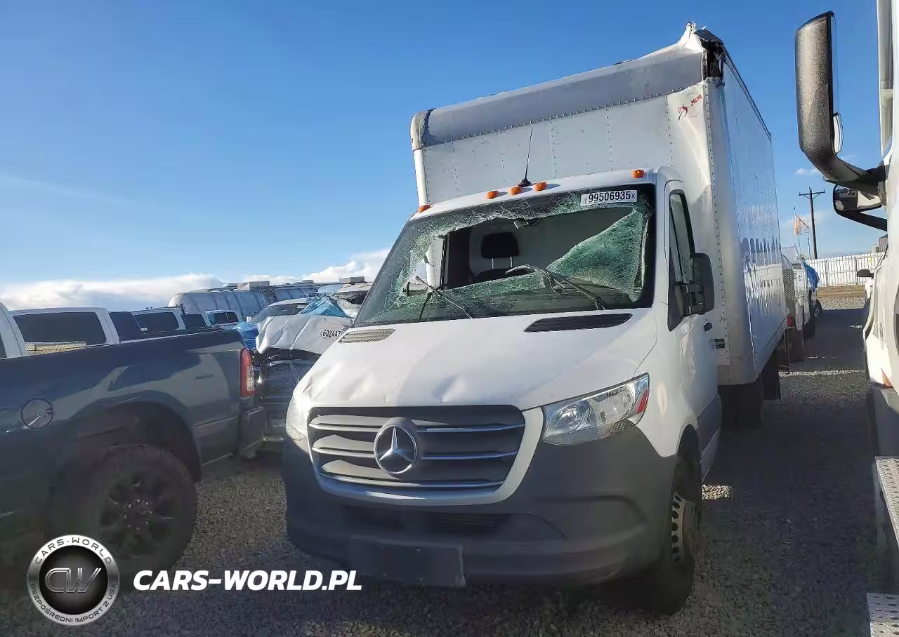 2019 Mercedes Benz Sprinter 3 - Box Truck