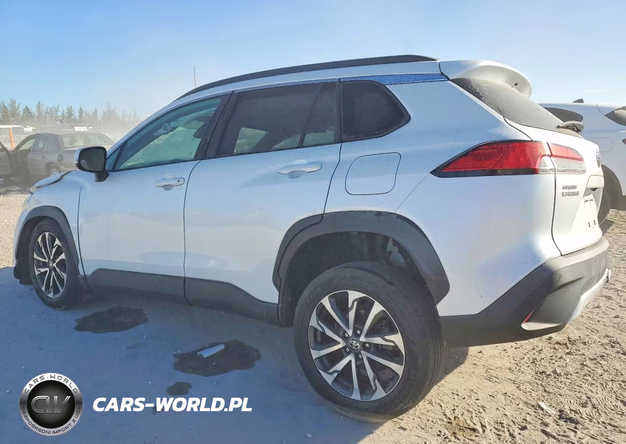 2022 Toyota Corolla Cross Xle VIN:7MUDAAAG4NV011657 - 2