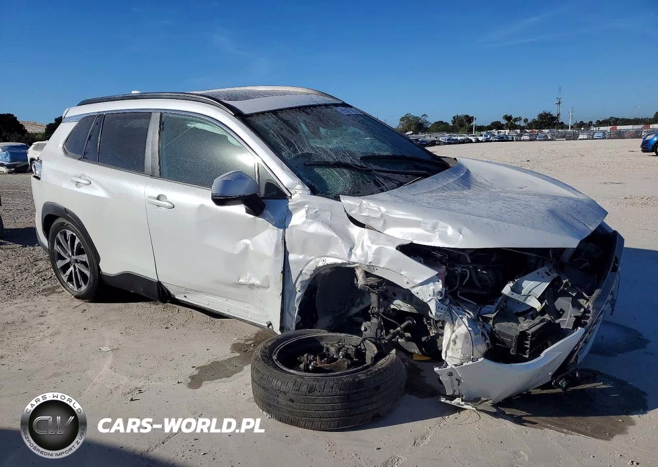 2022 Toyota Corolla Cross Xle VIN:7MUDAAAG4NV011657 - 4