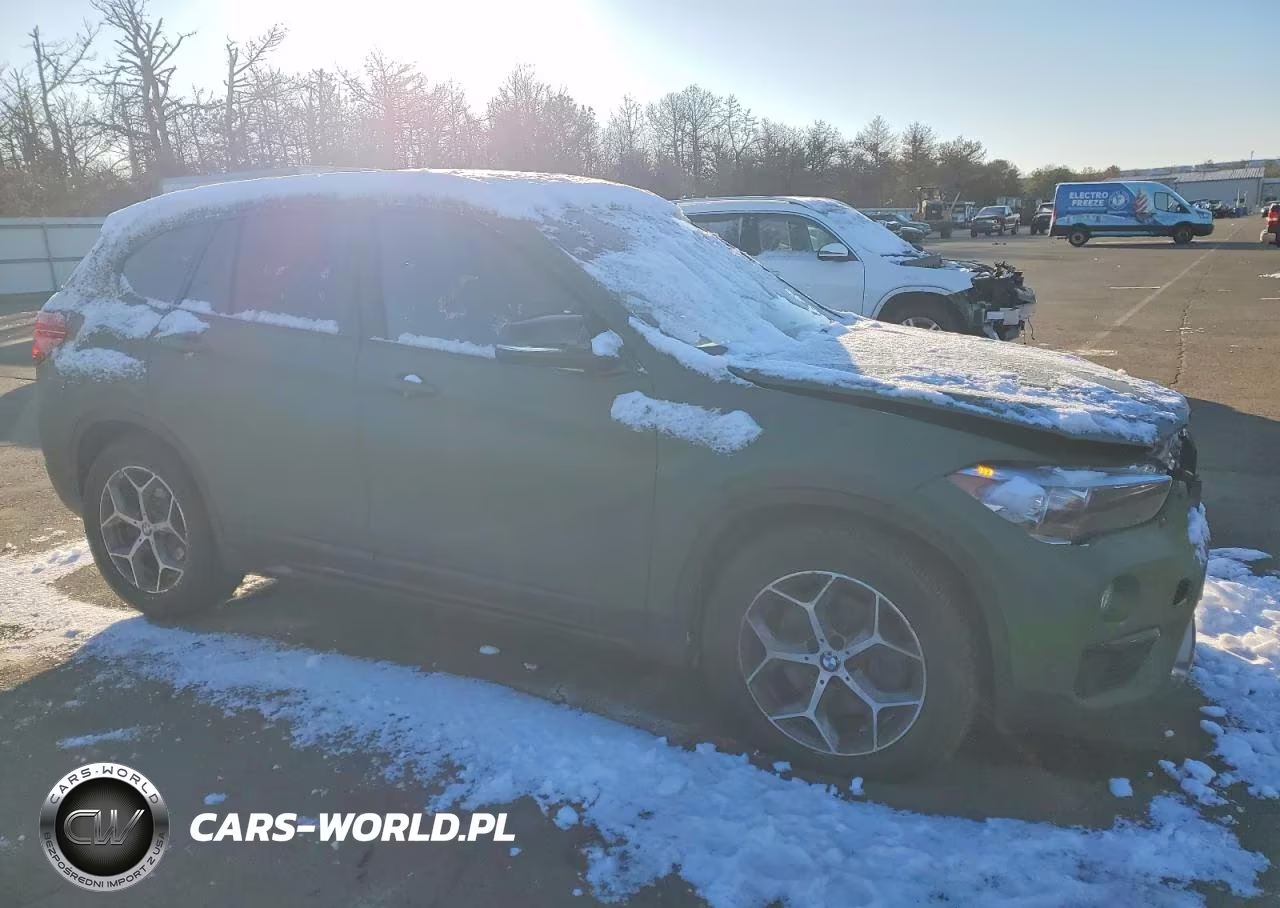 2018 BMW X1 xDrive28I VIN:WBXHT3Z31J4A66680 - 4