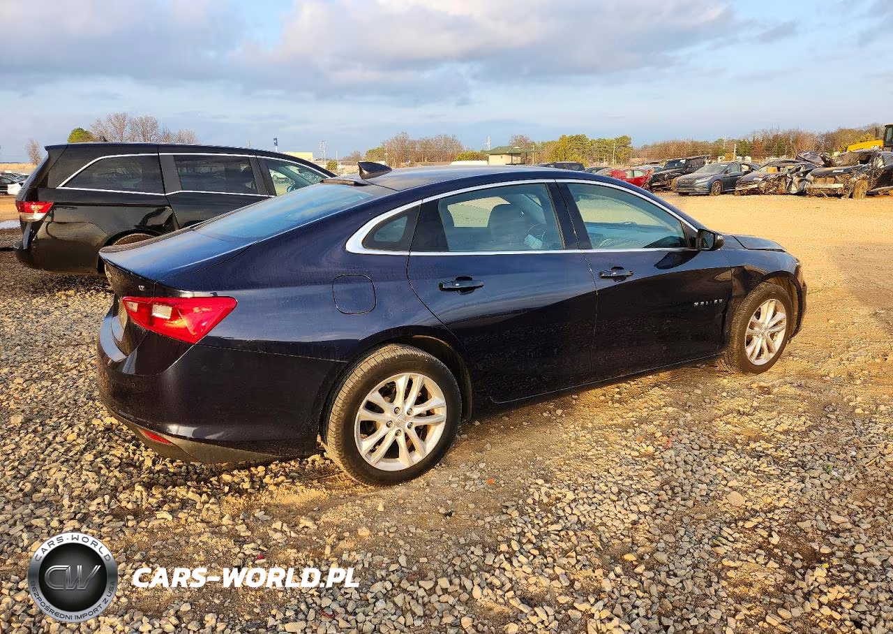 2017 Chevrolet Malibu Lt VIN:1G1ZE5ST2HF139495 - 3