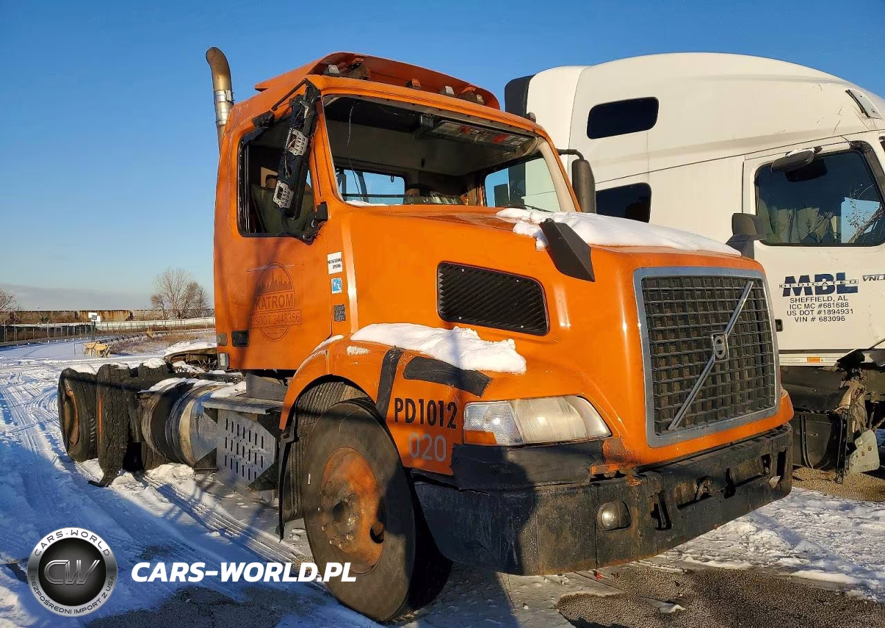 2015 Volvo Vnm Semi Truck