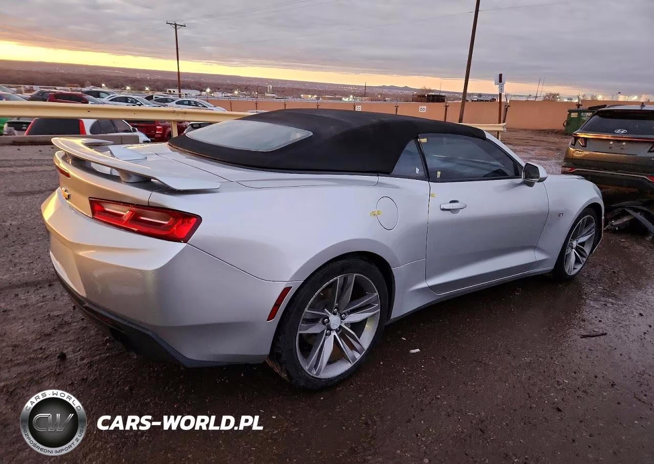 2018 Chevrolet Camaro Lt VIN:1G1FB3DX6J0135782 - 3