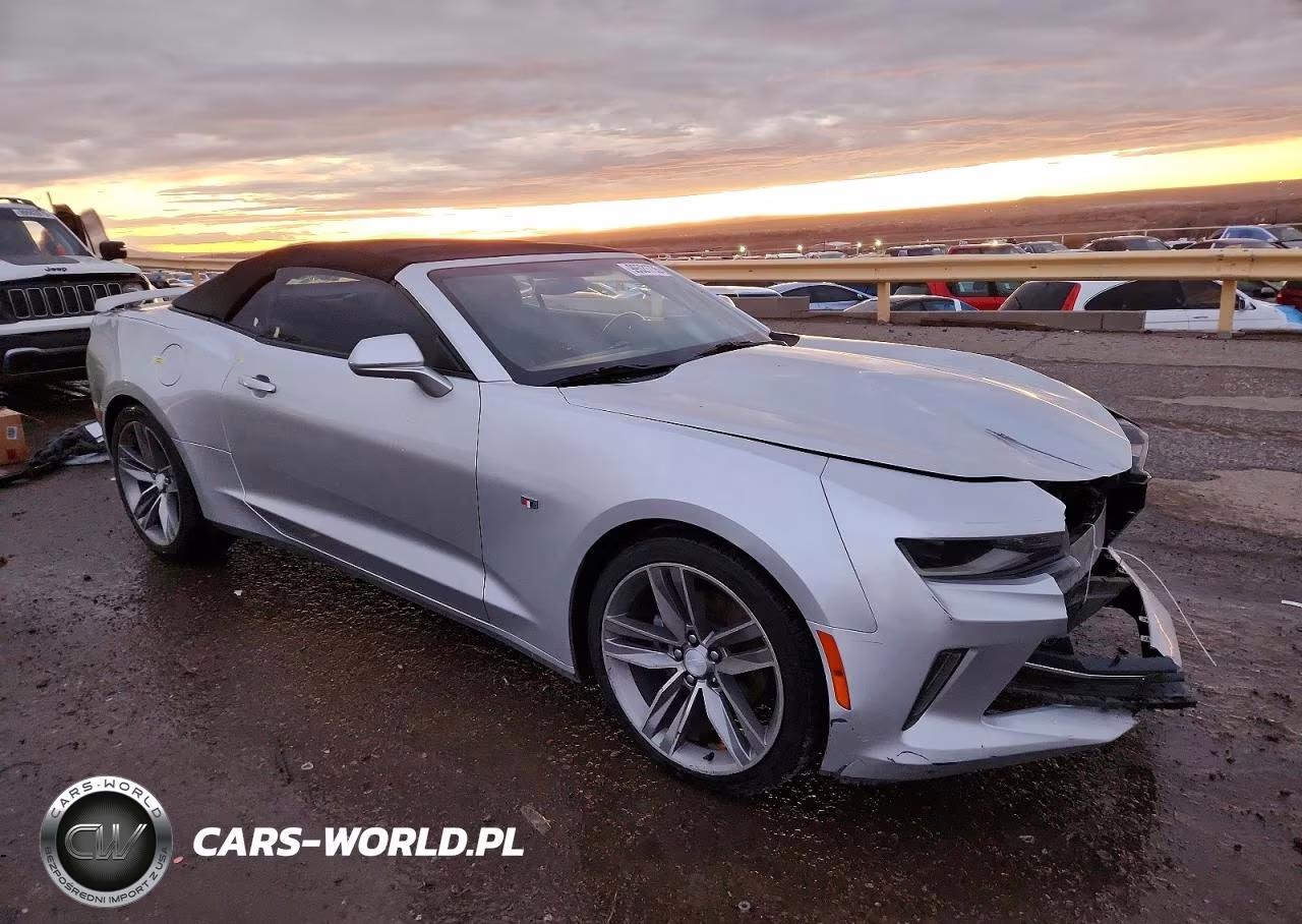 2018 Chevrolet Camaro Lt VIN:1G1FB3DX6J0135782 - 4
