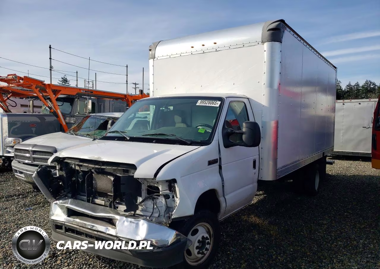 2022 Ford E450 Box Truck