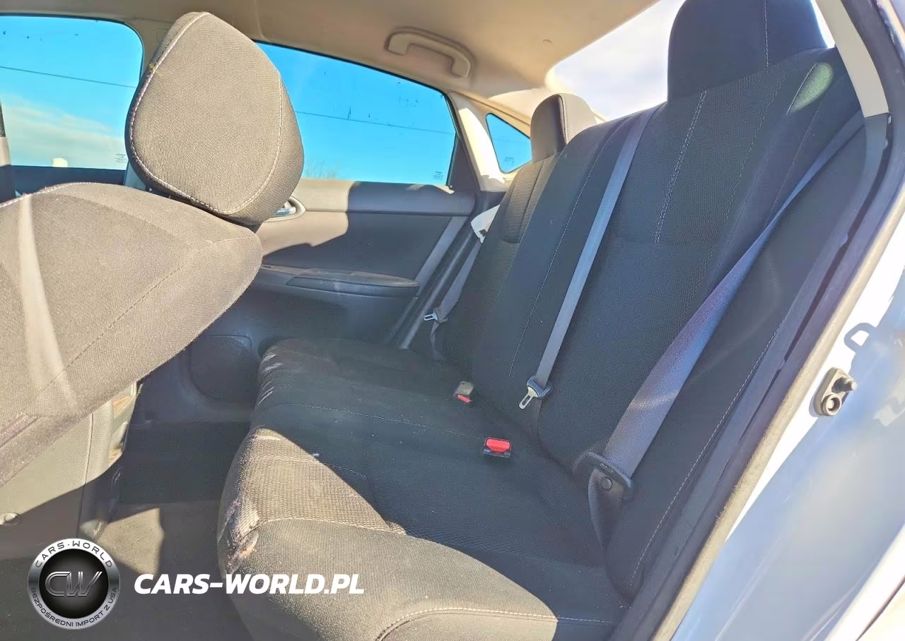 2018 Nissan Sentra S VIN:3N1AB7AP7JY337617 - 10