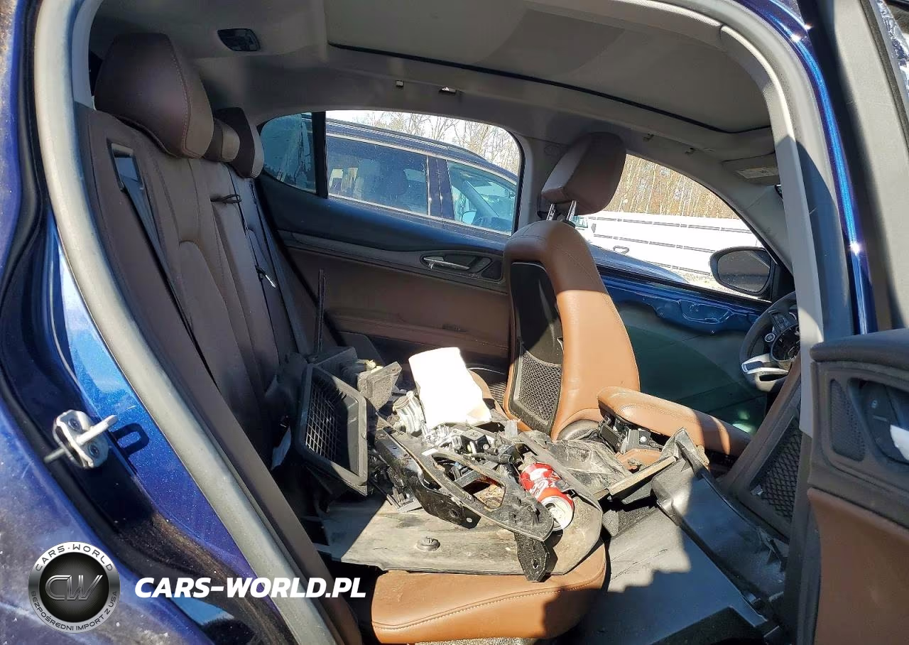 2021 Alfa Romeo Stelvio Ti VIN:ZASPAKBN7M7D20775 - 11
