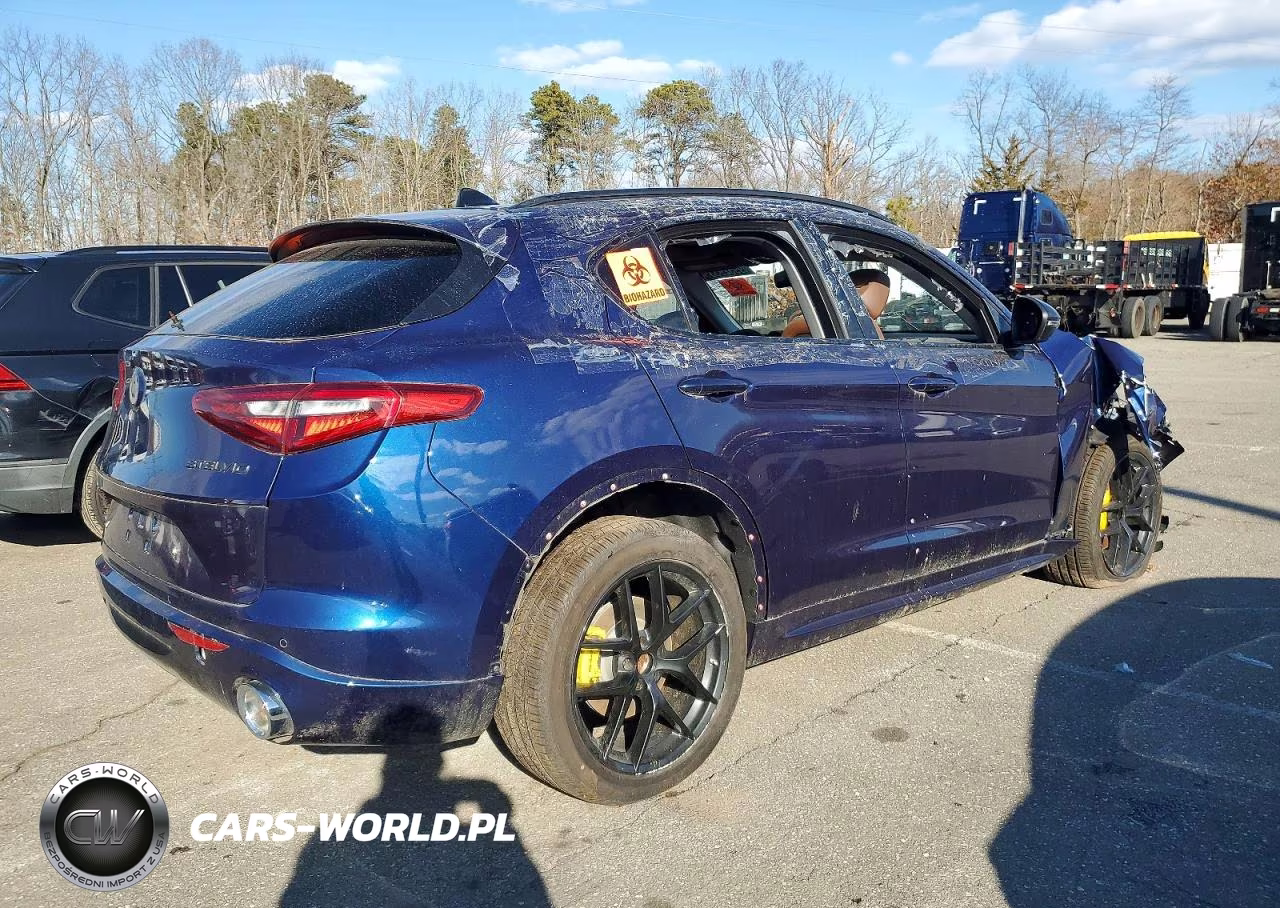 2021 Alfa Romeo Stelvio Ti VIN:ZASPAKBN7M7D20775 - 3