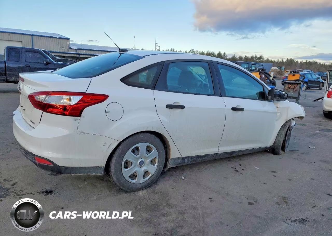2014 Ford Focus S VIN:1FADP3E29EL133439 - 3