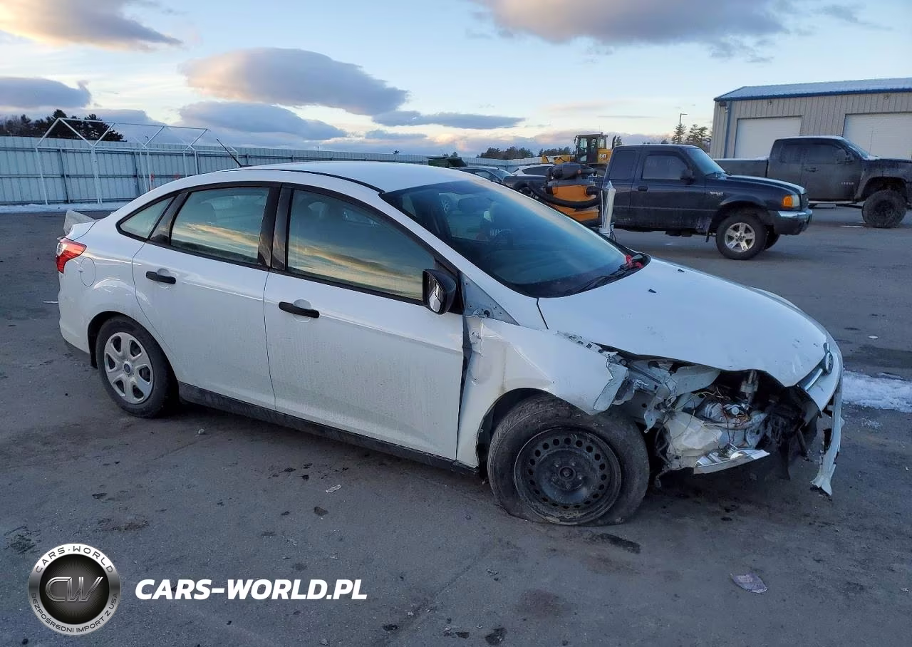 2014 Ford Focus S VIN:1FADP3E29EL133439 - 4