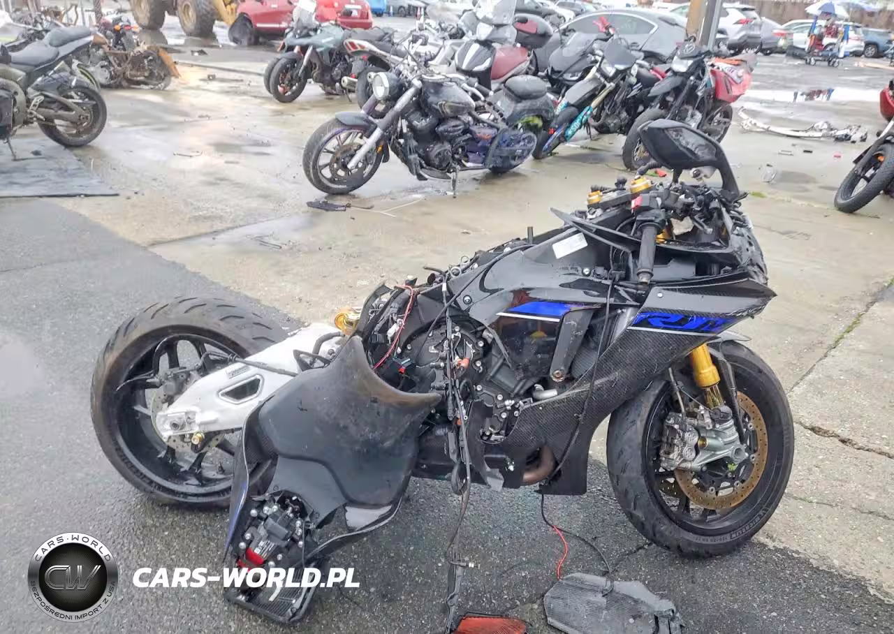 2024 Yamaha Yzfr1M C